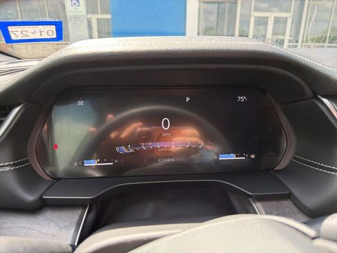 Used 2023 Jeep Grand Cherokee L Limited w/ Luxury Tech Group II image 10