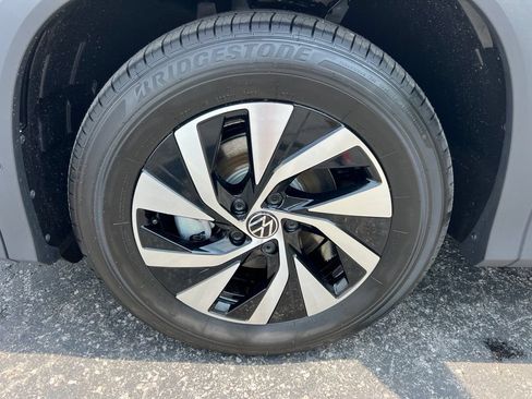 New 2026 Volkswagen Tiguan S FWD image 7