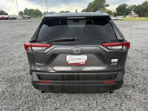 Used 2019 Toyota RAV4 XLE FWD image 10