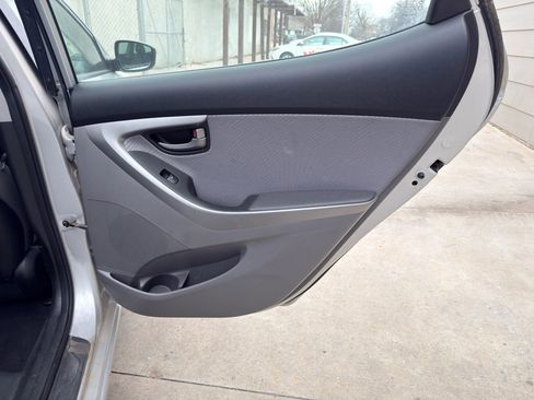 Used 2013 Hyundai Elantra GLS w/ Preferred Pkg image 22