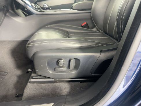 Used 2022 Land Rover Range Rover Velar R-Dynamic S image 14