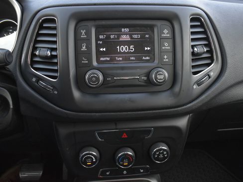 Used 2018 Jeep Compass Latitude w/ Cold Weather Group AWD/4WD image 22