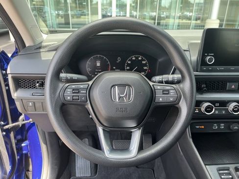 Used 2025 Honda CR-V EX image 17