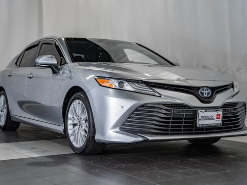 Used 2018 Toyota Camry XLE image 1
