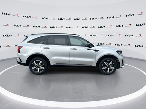 Certified 2022 Kia Sorento S FWD image 9