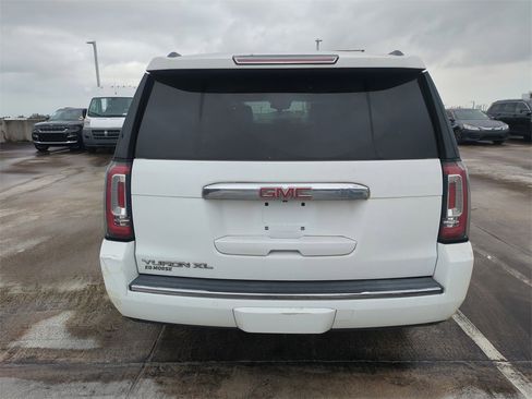 Used 2015 GMC Yukon XL Denali image 6