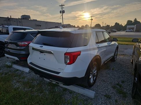 Used 2023 Ford Explorer XLT w/ Equipment Group 202A AWD/4WD image 9
