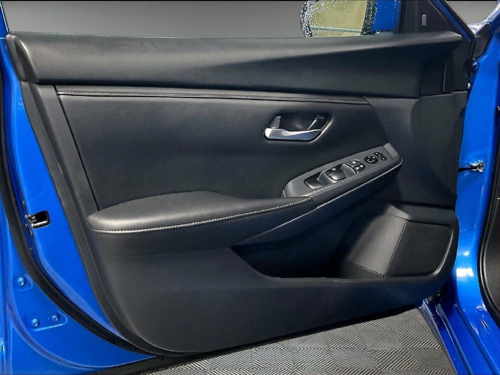 Certified 2024 Nissan Sentra SV FWD image 9