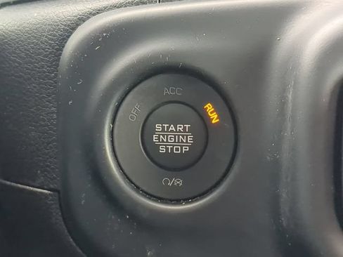 Used 2023 Jeep Wrangler Unlimited Sahara AWD/4WD image 32