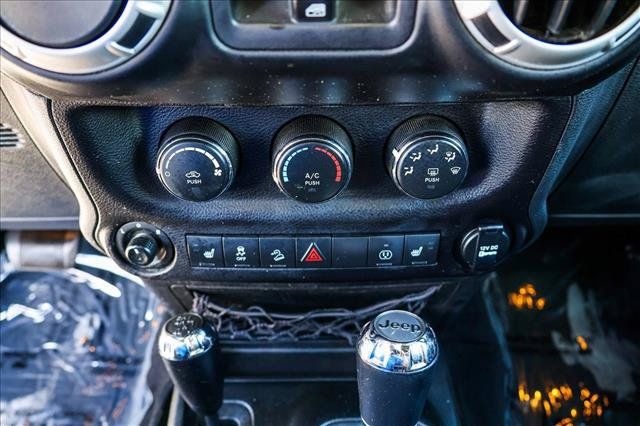 Used 2017 Jeep Wrangler Unlimited Sahara AWD/4WD image 17