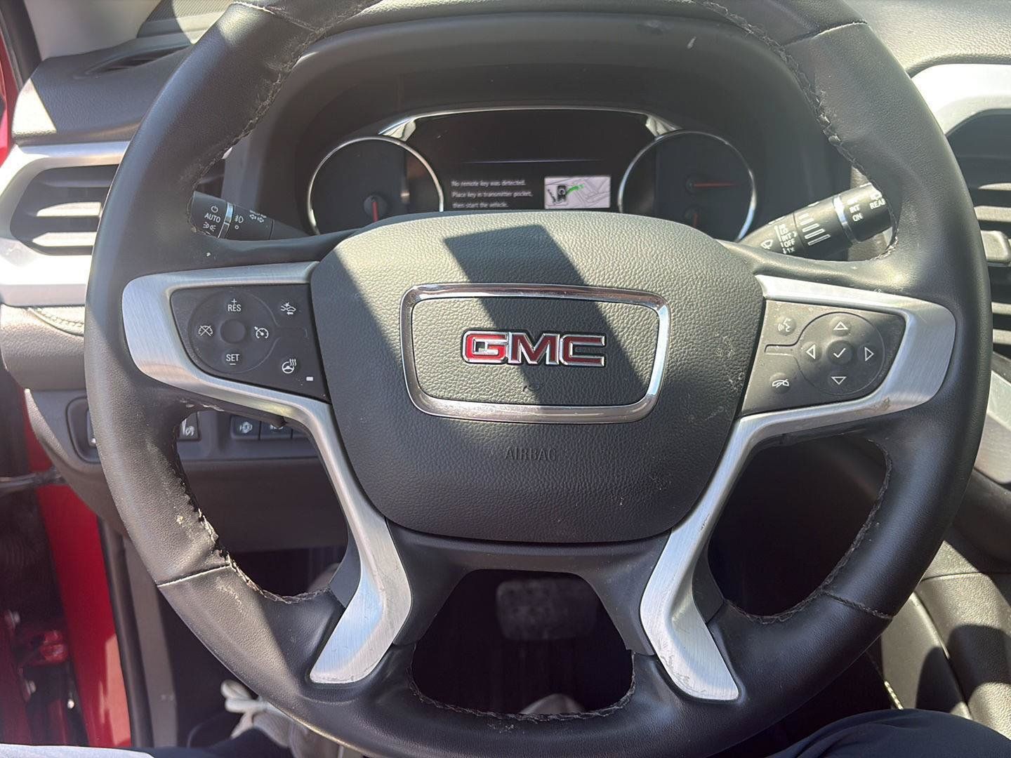 Used 2023 GMC Acadia SLT w/ Technology Package AWD/4WD image 15