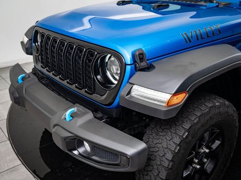 Used 2024 Jeep Wrangler Unlimited image 3