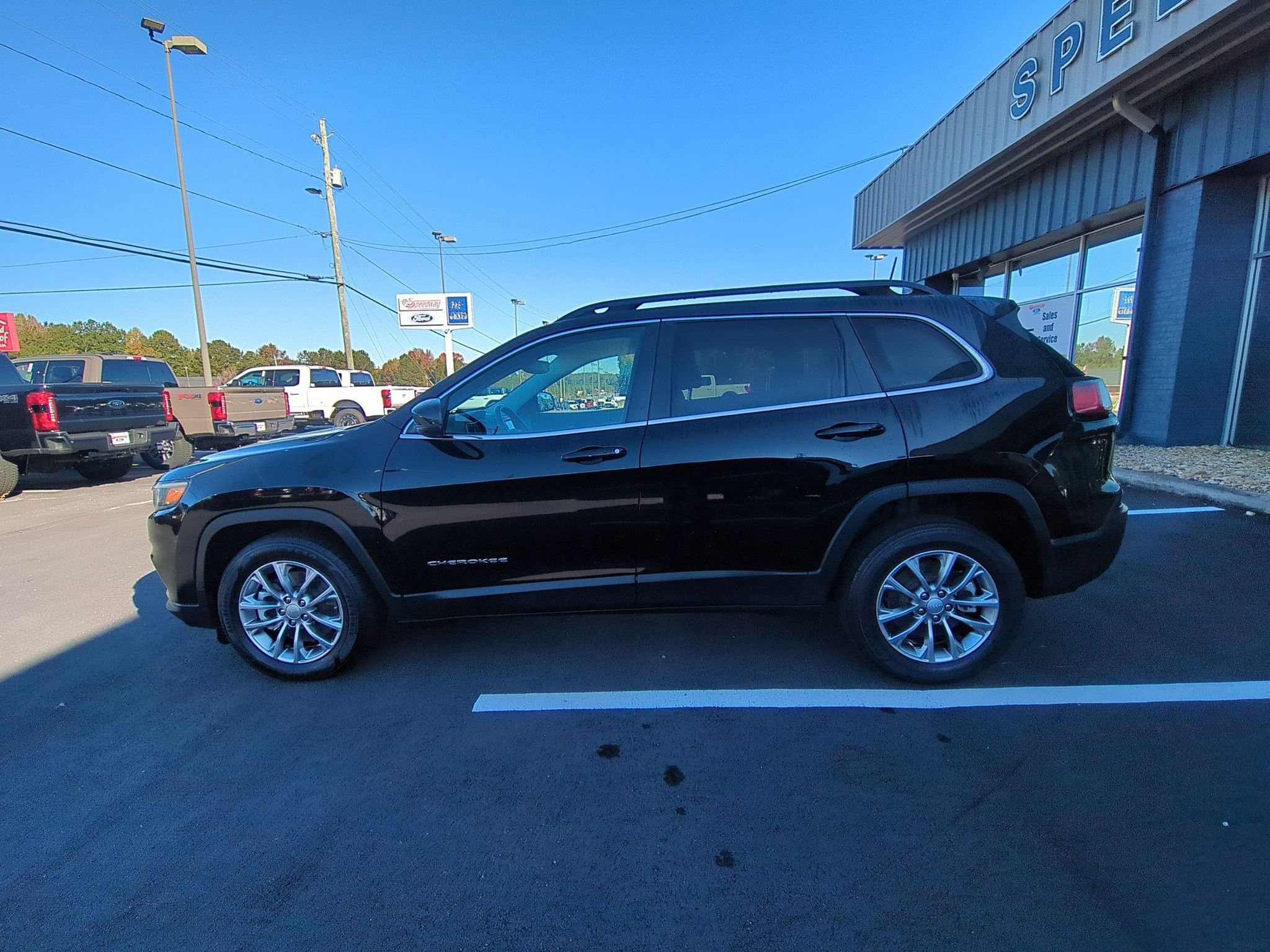 Used 2022 Jeep Cherokee Latitude Lux FWD image 10