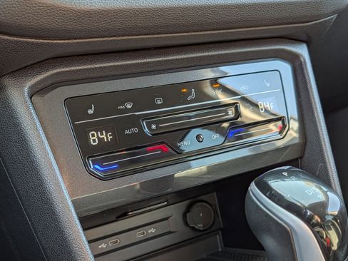 Certified 2024 Volkswagen Tiguan SE image 23