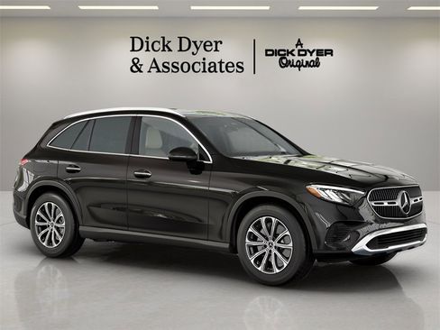 Used 2025 Mercedes-Benz GLC 300 GLC 300 image 1