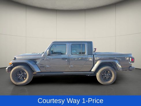 Used 2021 Jeep Gladiator Sport AWD/4WD image 5