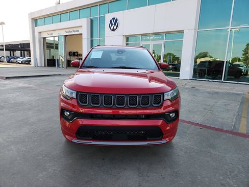 Used 2023 Jeep Compass Limited image 2