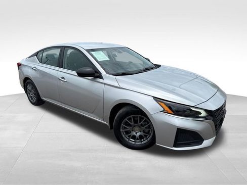 Used 2024 Nissan Altima 2.5 S FWD image 1