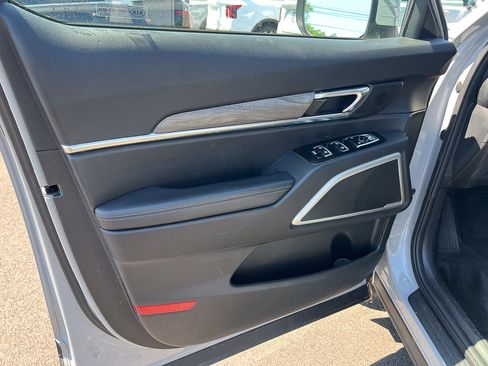 Used 2021 Kia Telluride EX w/ EX Premium Package AWD/4WD image 17