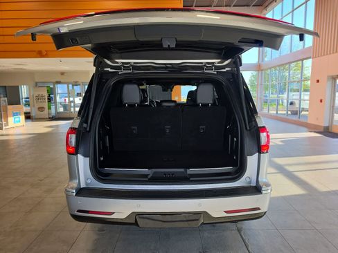 Used 2020 Lincoln Navigator Reserve AWD/4WD image 40