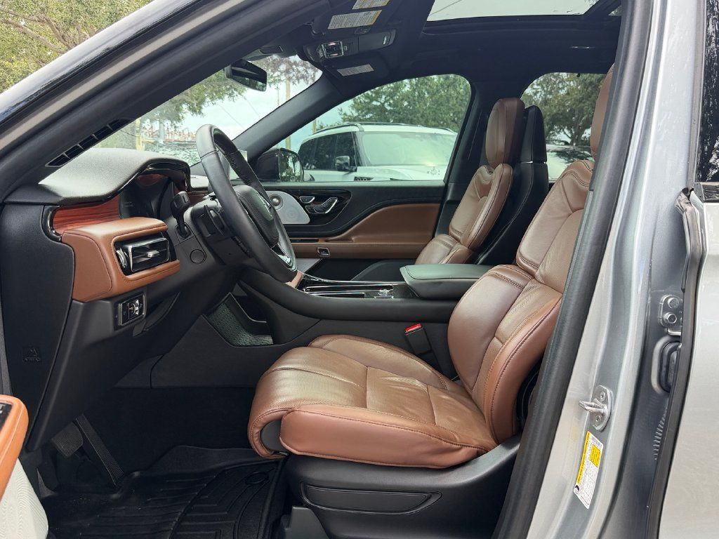 Used 2023 Lincoln Aviator Reserve w/ Equipment Group 201A RWD image 10