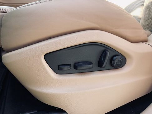 Used 2023 Porsche Cayenne Platinum Edition image 22