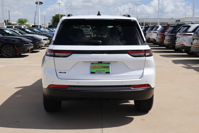 New 2026 Jeep Grand Cherokee Altitude AWD/4WD image 5