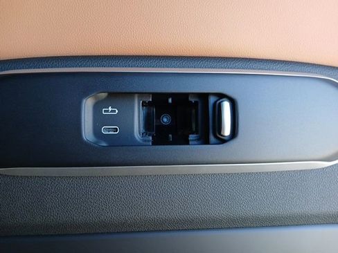 New 2026 BMW X7 xDrive40i w/ M Sport Package image 14