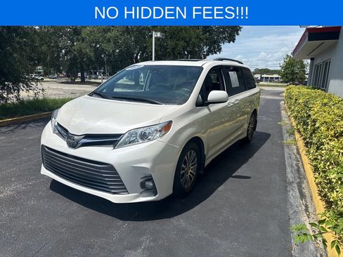 Used 2020 Toyota Sienna XLE FWD image 3