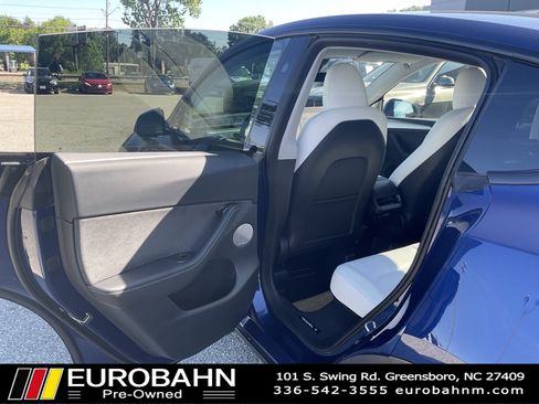 Used 2024 Tesla Model Y Performance image 11