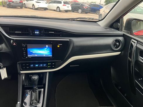 Used 2018 Toyota Corolla iM FWD image 17