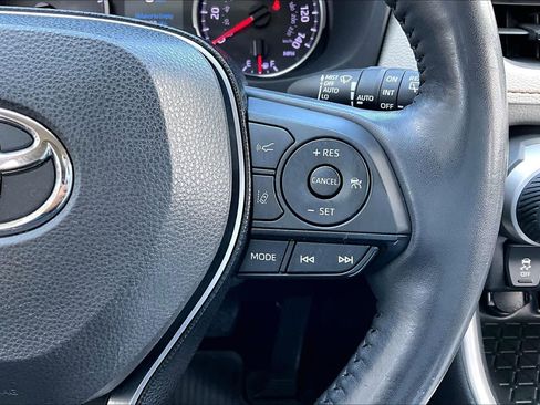 Used 2020 Toyota RAV4 XLE w/ XLE Grade Weather Package image 23