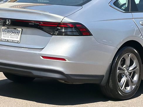 Used 2023 Honda Accord EX image 7