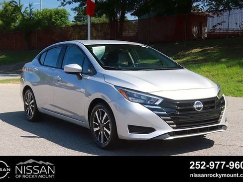 Certified 2025 Nissan Versa SV FWD image 1