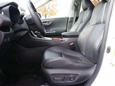 Used 2024 Toyota RAV4 Adventure image 16