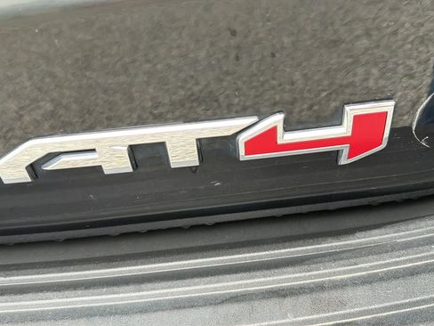 Used 2022 GMC Yukon AT4 AWD/4WD image 12