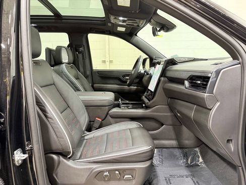 Used 2025 GMC Yukon AT4 Ultimate AWD/4WD image 52