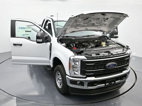 New 2026 Ford F250 XL w/ XL Chrome Package image 39