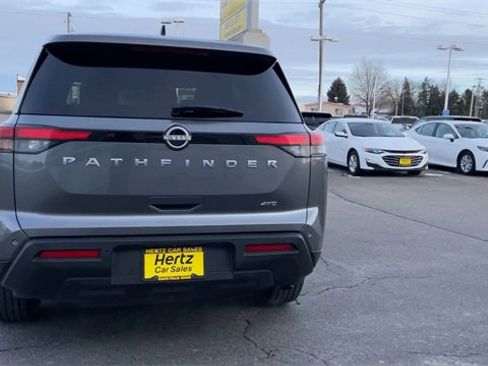 Used 2024 Nissan Pathfinder S image 8