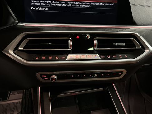 Used 2021 BMW X7 xDrive40i w/ Premium Package AWD/4WD image 62
