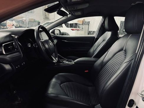 Used 2024 Toyota Camry SE image 14