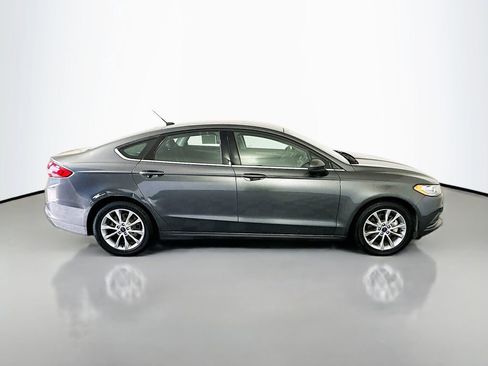 Used 2017 Ford Fusion SE image 8