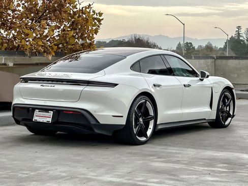 Used 2022 Porsche Taycan 4S image 8