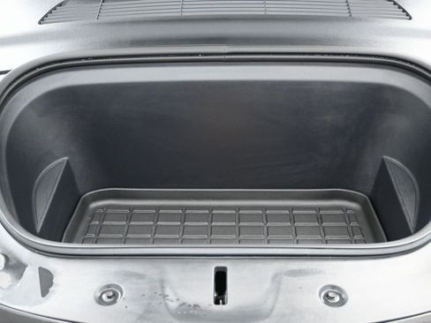 Used 2023 Tesla Model Y Long Range image 43