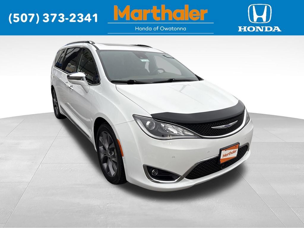 Used 2020 Chrysler Pacifica Limited w/ Tire & Wheel Group FWD image 7