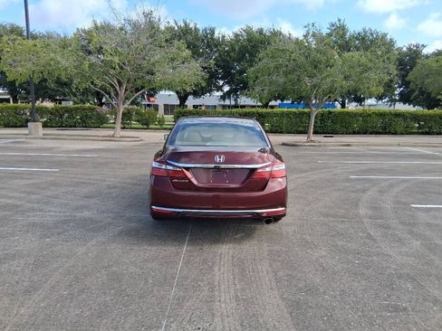 Used 2017 Honda Accord LX image 5
