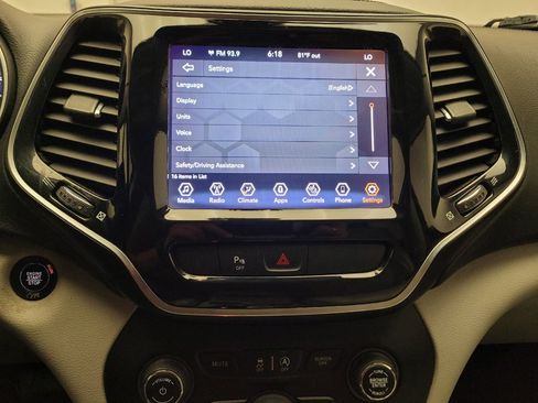 Used 2020 Jeep Cherokee Limited FWD image 25