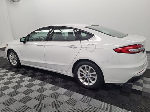 Used 2020 Ford Fusion SE FWD image 3