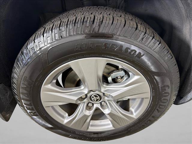 Used 2024 Toyota RAV4 LE AWD/4WD image 12