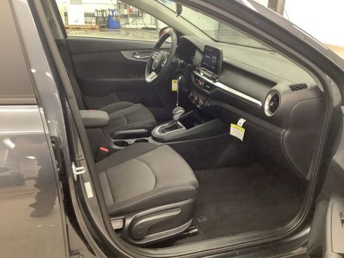 Certified 2023 Kia Forte LXS image 13